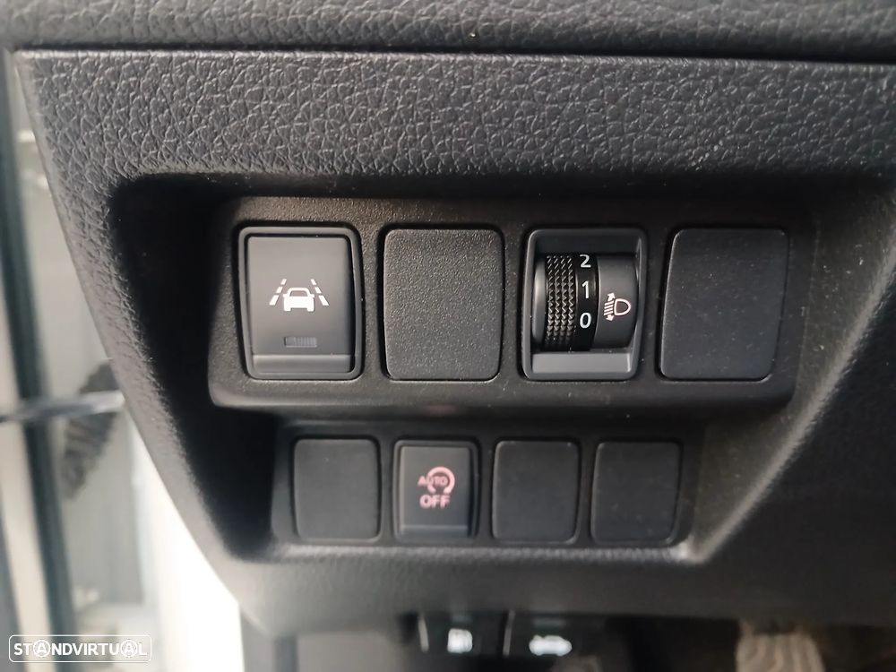 Nissan Qashqai 1.3 DIG-T N-Connecta J18 - 33
