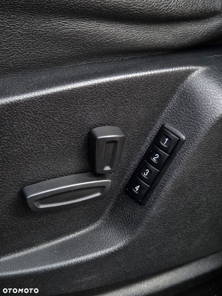 Ford S-Max - 24
