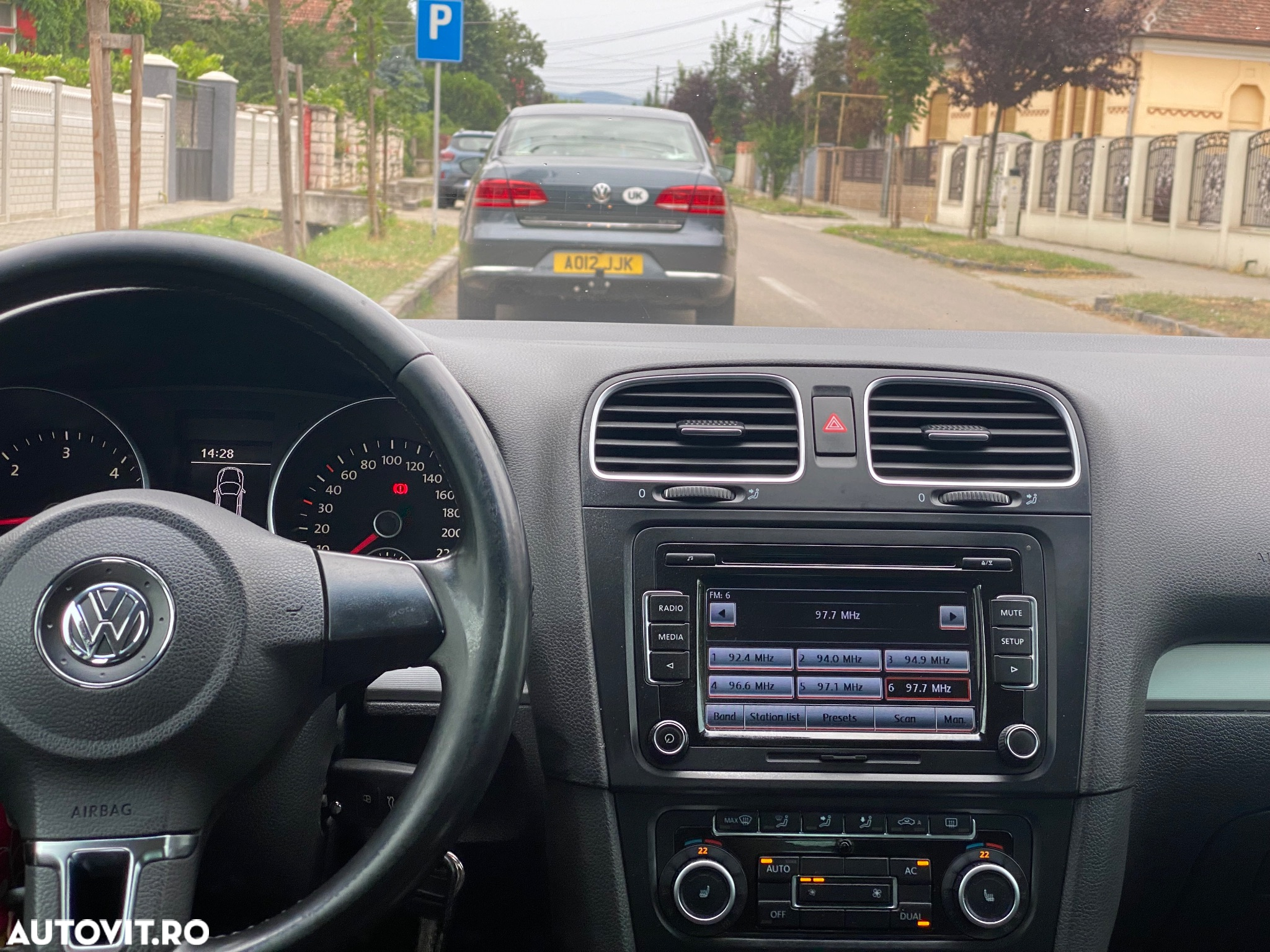 Volkswagen Golf 1.6 TDI DPF Highline - 7