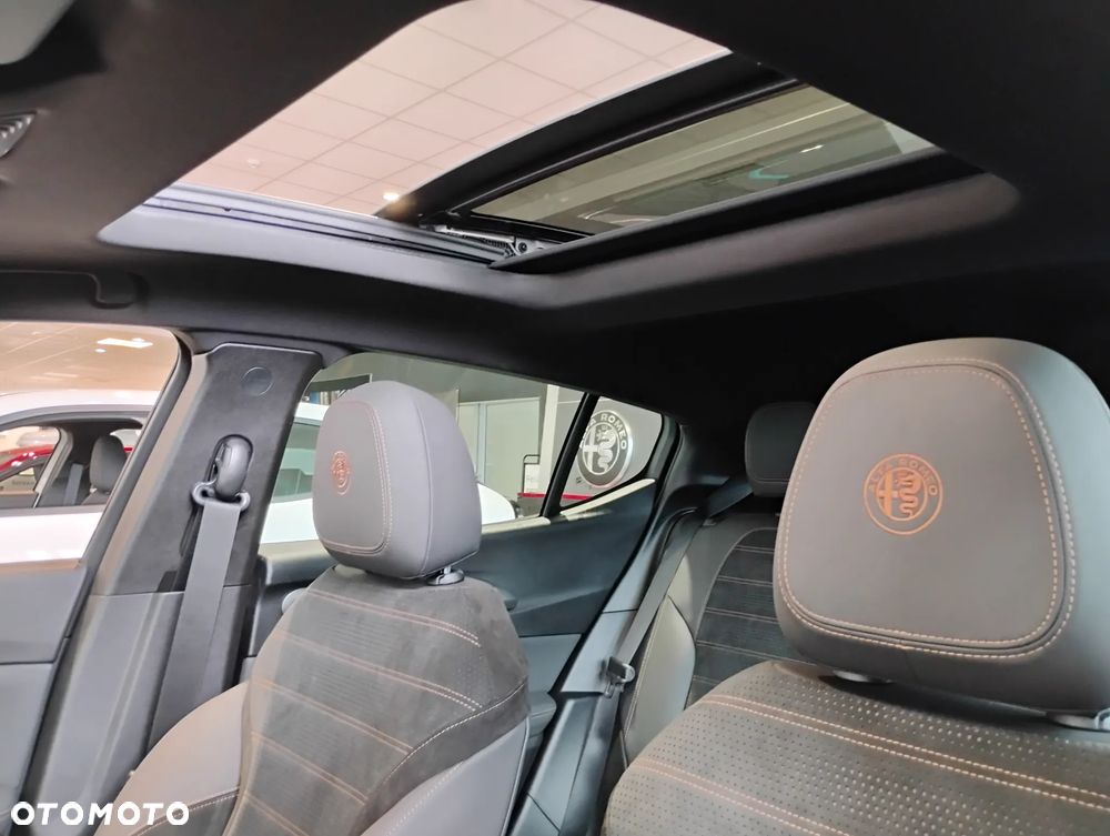 Alfa Romeo Tonale 1.5 T4 GSE mHEV Intensa DCT - 18