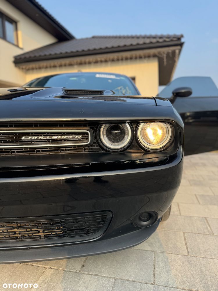 Dodge Challenger - 9