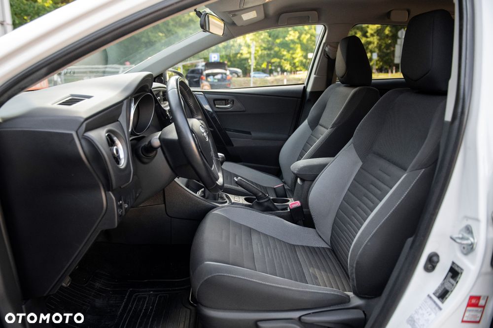 Toyota Auris 1.6 Active - 10