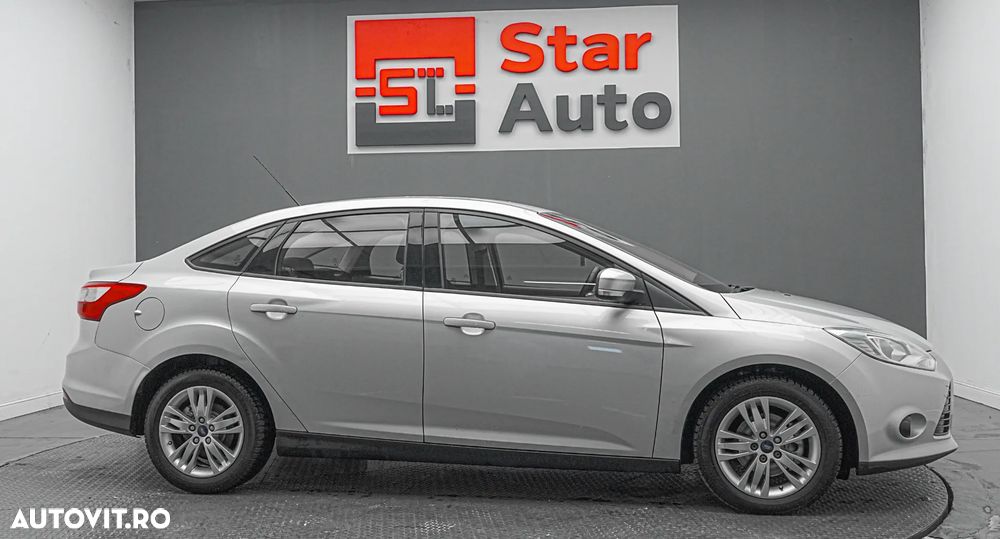 Ford Focus 1.6 TDCi DPF Titanium - 11