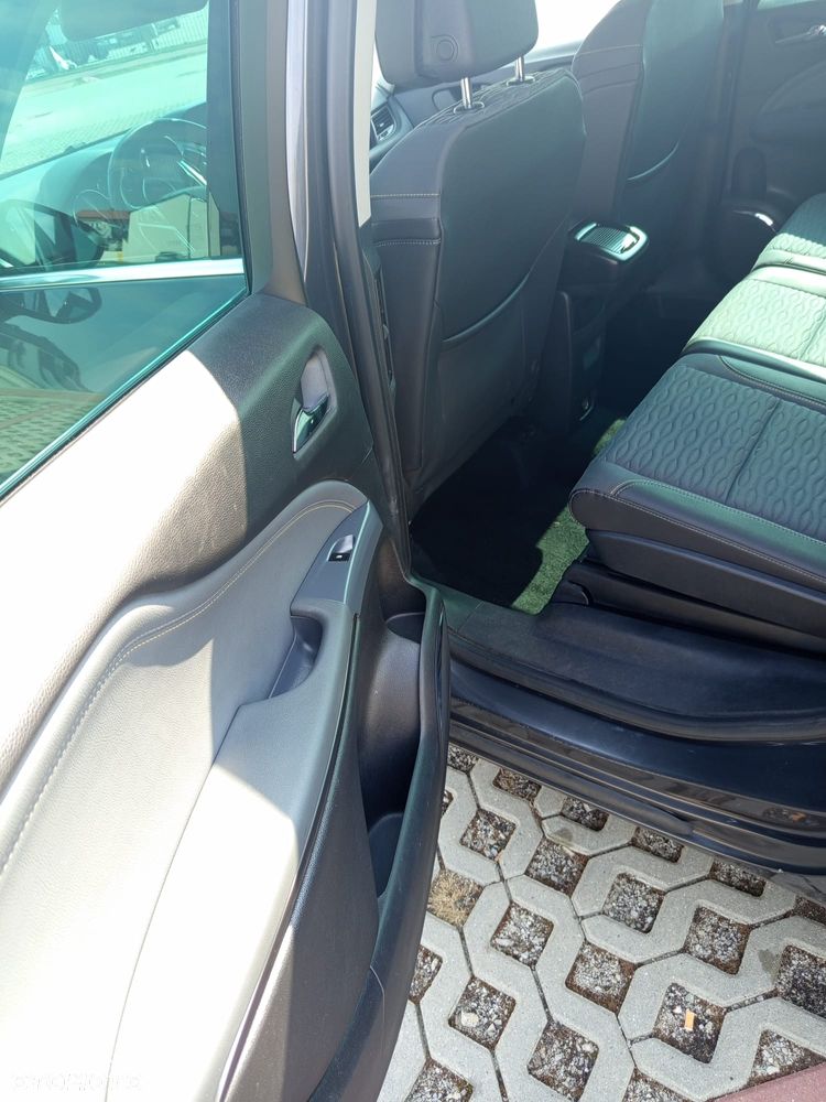 Opel Zafira - 10