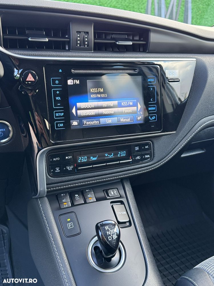 Toyota Auris 1.8 L VVT-i Hybrid Sol + - 25