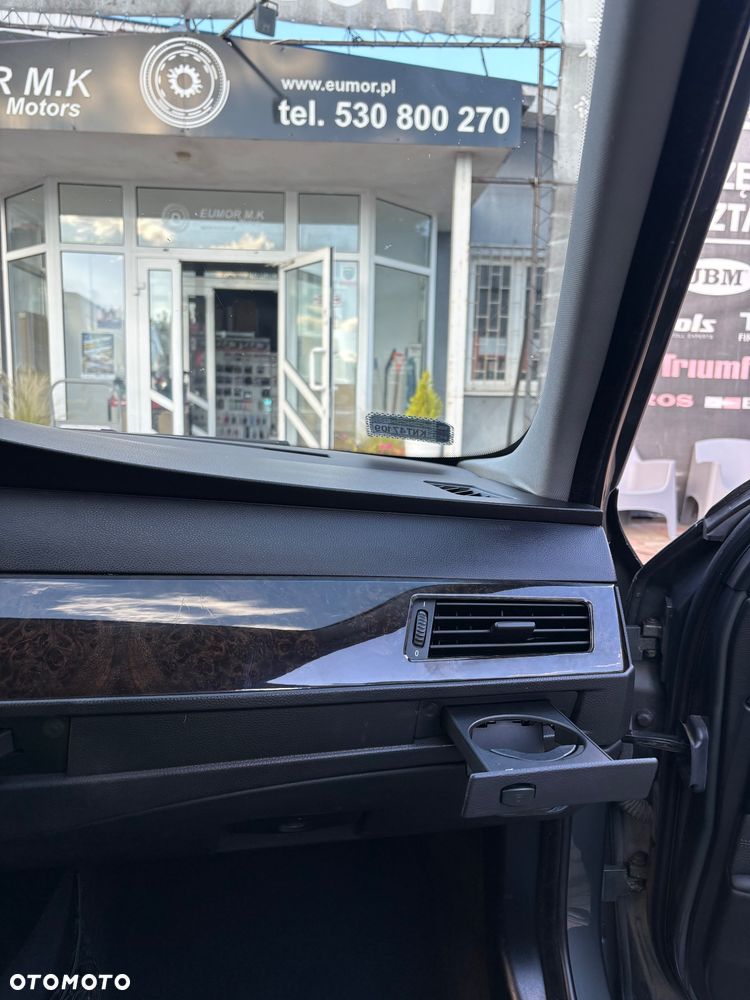 BMW Seria 5 525d - 22