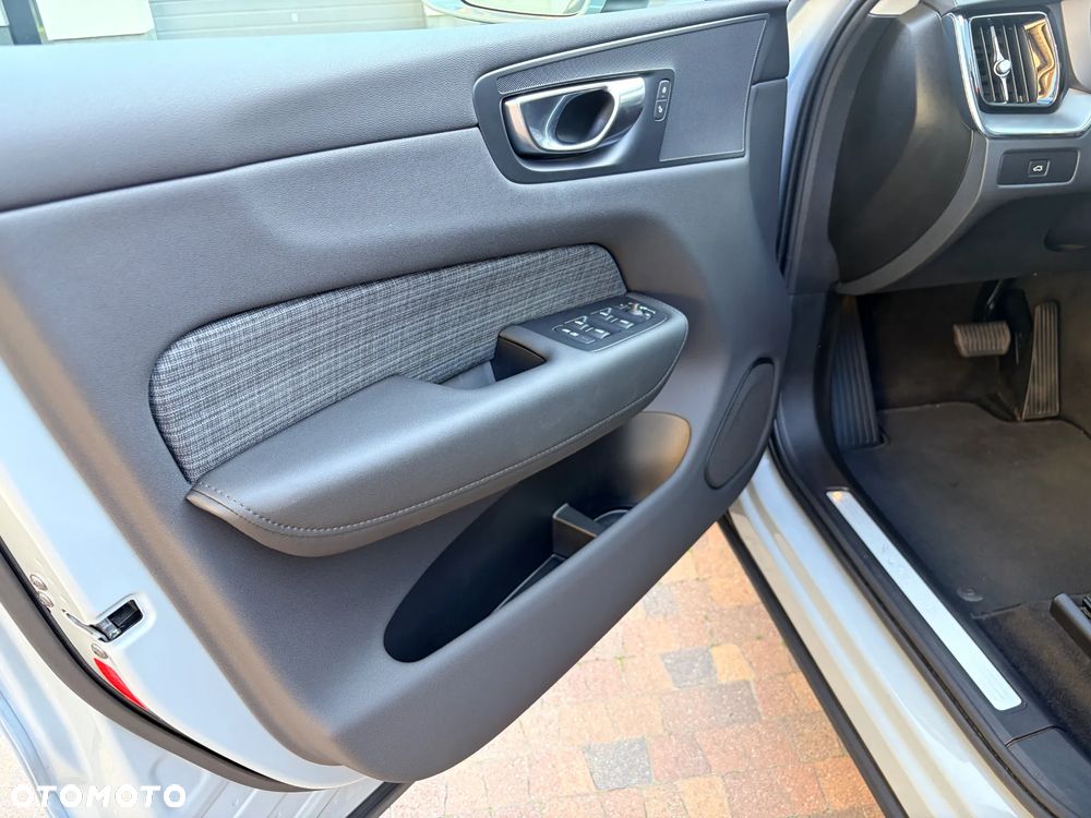 Volvo XC 60 B4 D AWD Core - 15