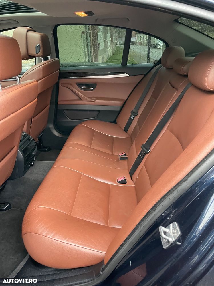 BMW Seria 5 535i xDrive - 11