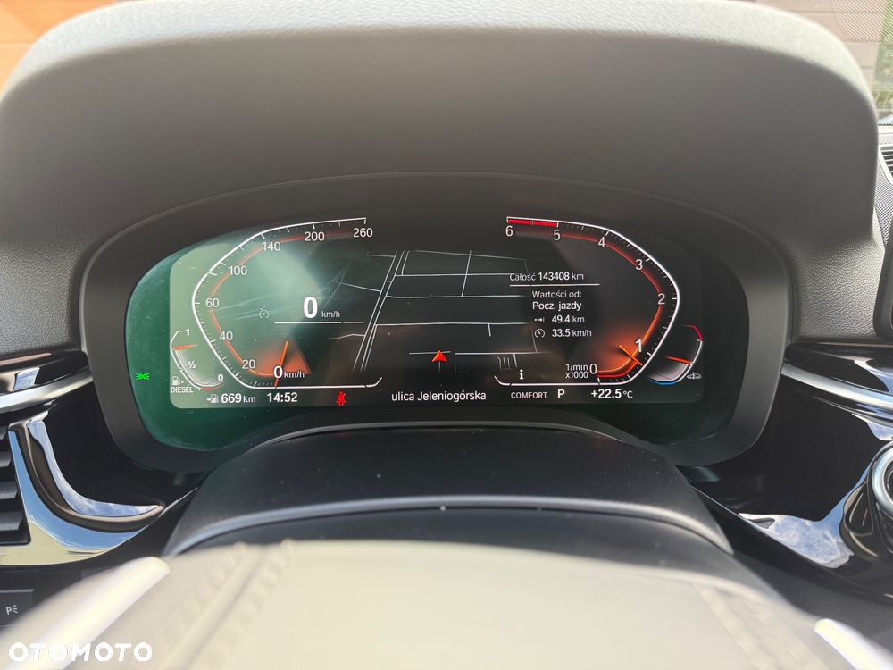 BMW Seria 5 520d xDrive - 17