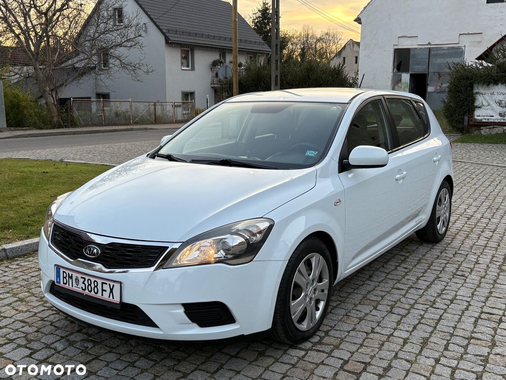 Kia Ceed 1.6 CRDi 90 Spirit - 1