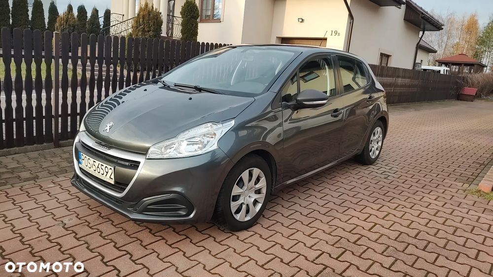 Peugeot 208 - 1