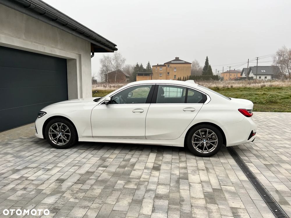 BMW Seria 3 318i Sport Line - 2