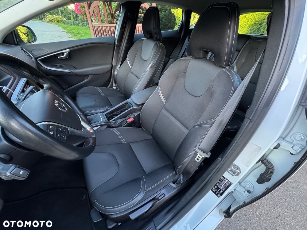 Volvo V40 T2 Geartronic Momentum - 13