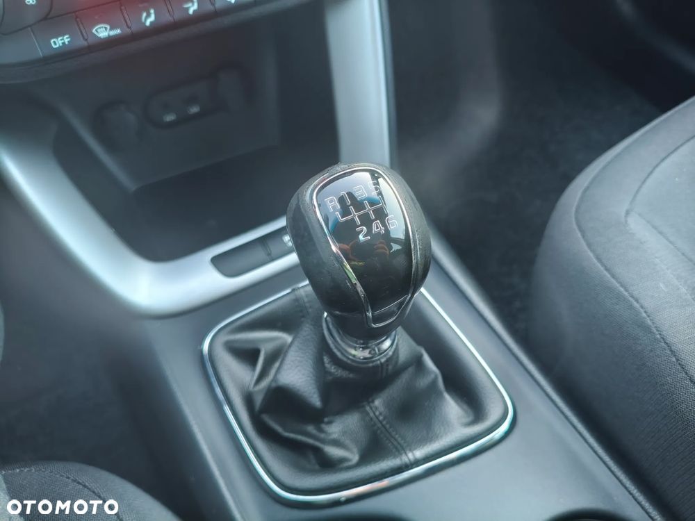 Kia Ceed 1.6 CRDi 128 Dream Team Edition - 40