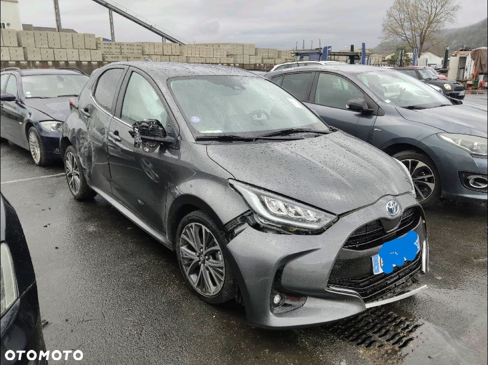 Toyota Yaris Hybrid 100 Premium - 3