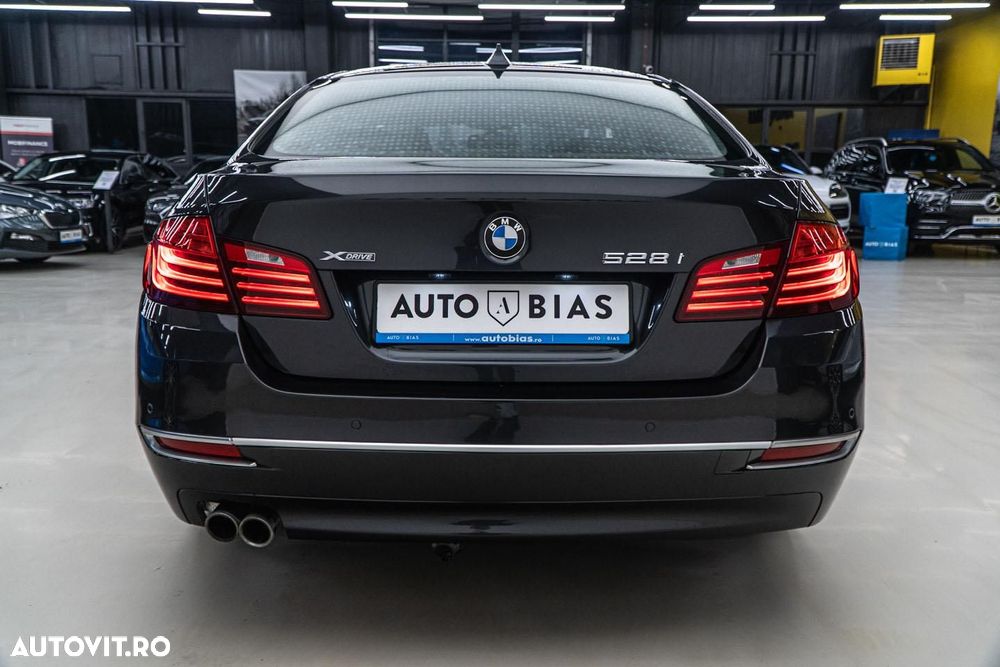 BMW Seria 5 528i xDrive Sport-Aut. Luxury Line - 25