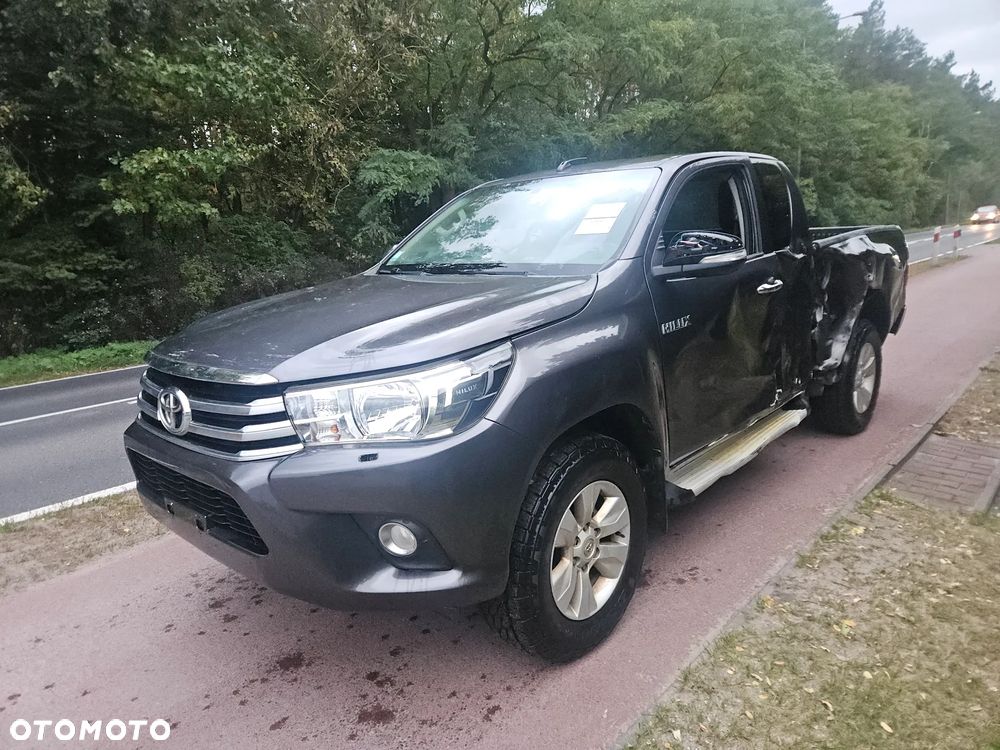 Toyota Hilux - 2