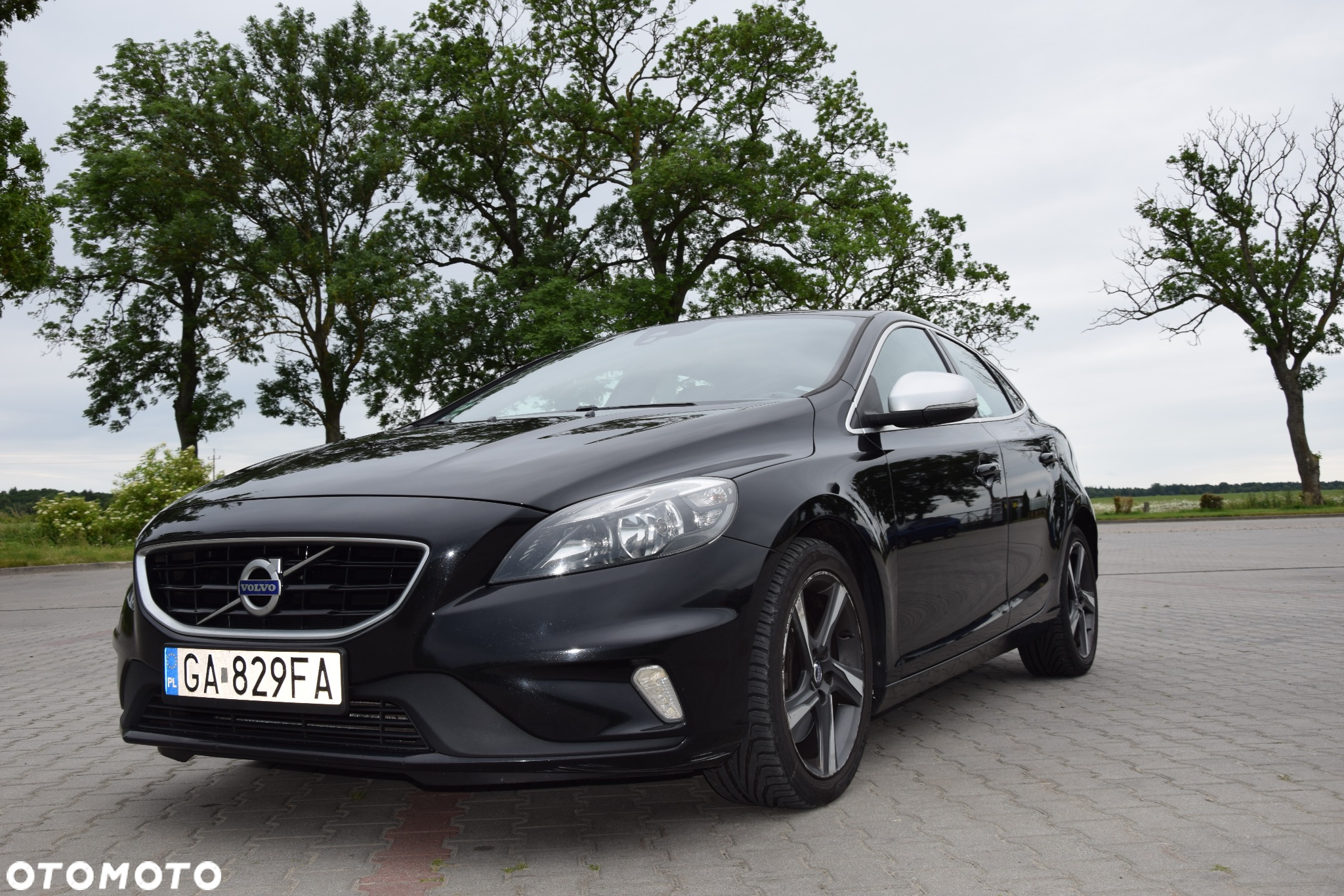 Volvo V40 D3 Drive-E R-Design Kinetic - 2