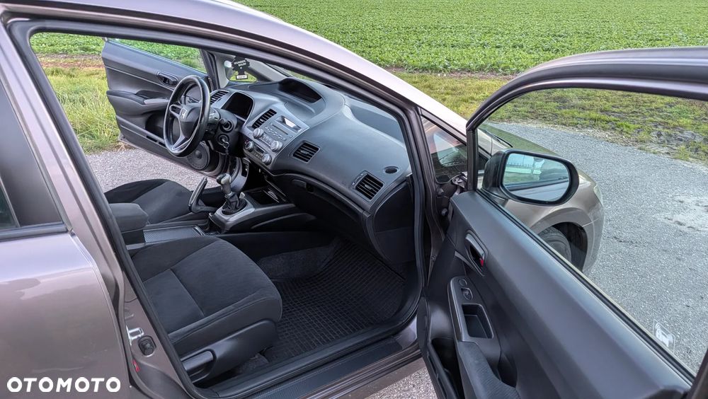 Honda Civic 1.8 Comfort - 21