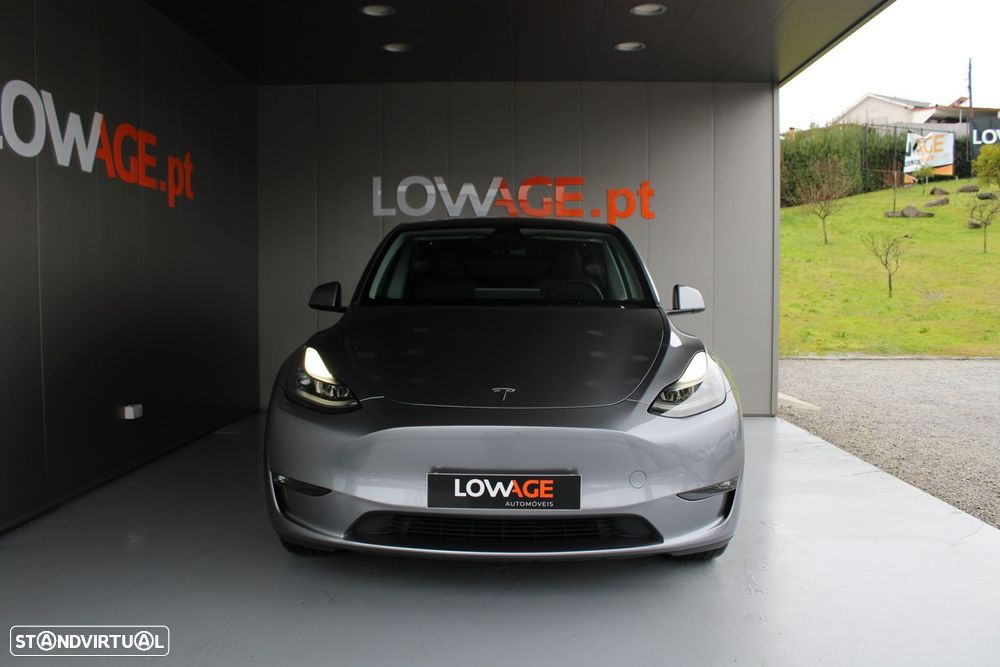 Tesla Model Y Long Range Dual Motor AWD - 8