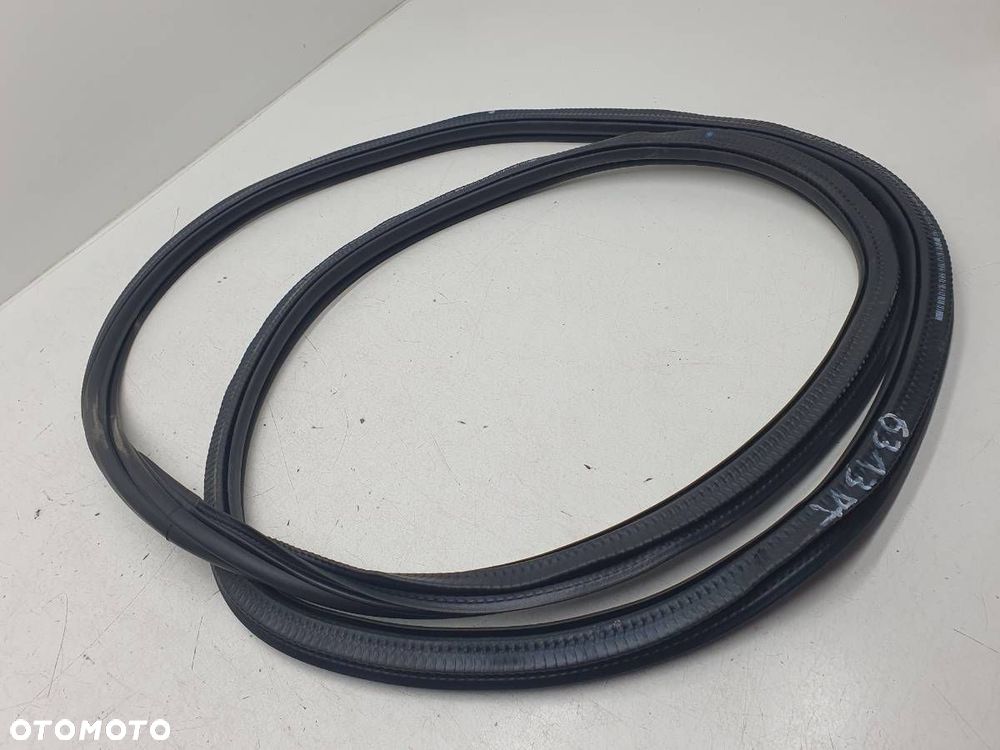 USZCZELKA DRZWI PRAWA TYŁ 5E7867367B KOMBI SKODA OCTAVIA IV