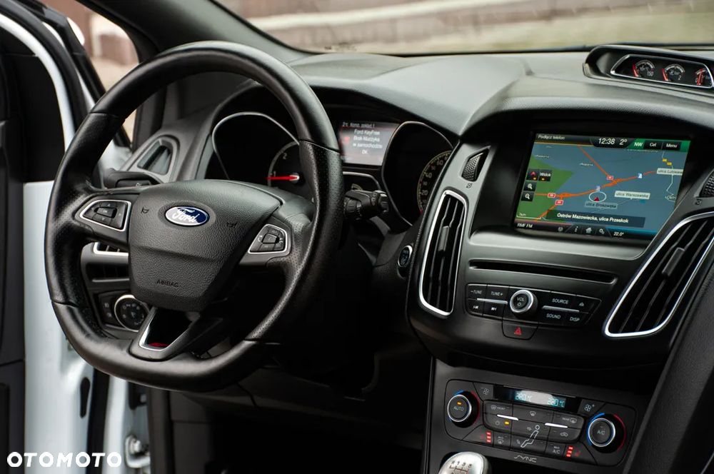 Ford Focus 2.0 TDCi ST mit Leder-Exclusiv-Paket - 17