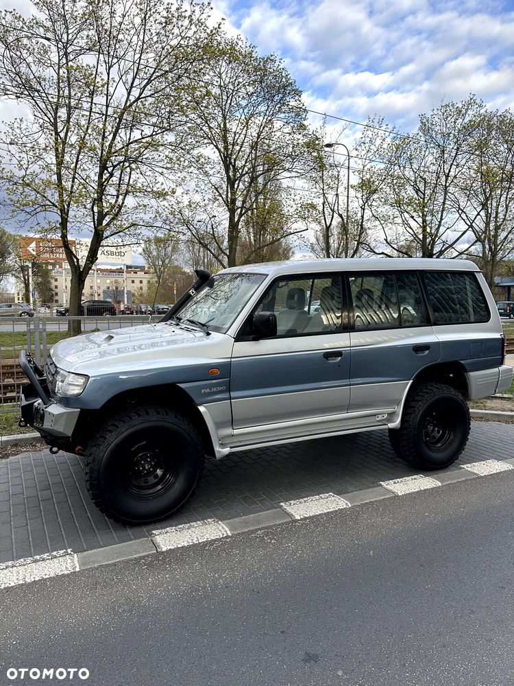 Mitsubishi Pajero - 2
