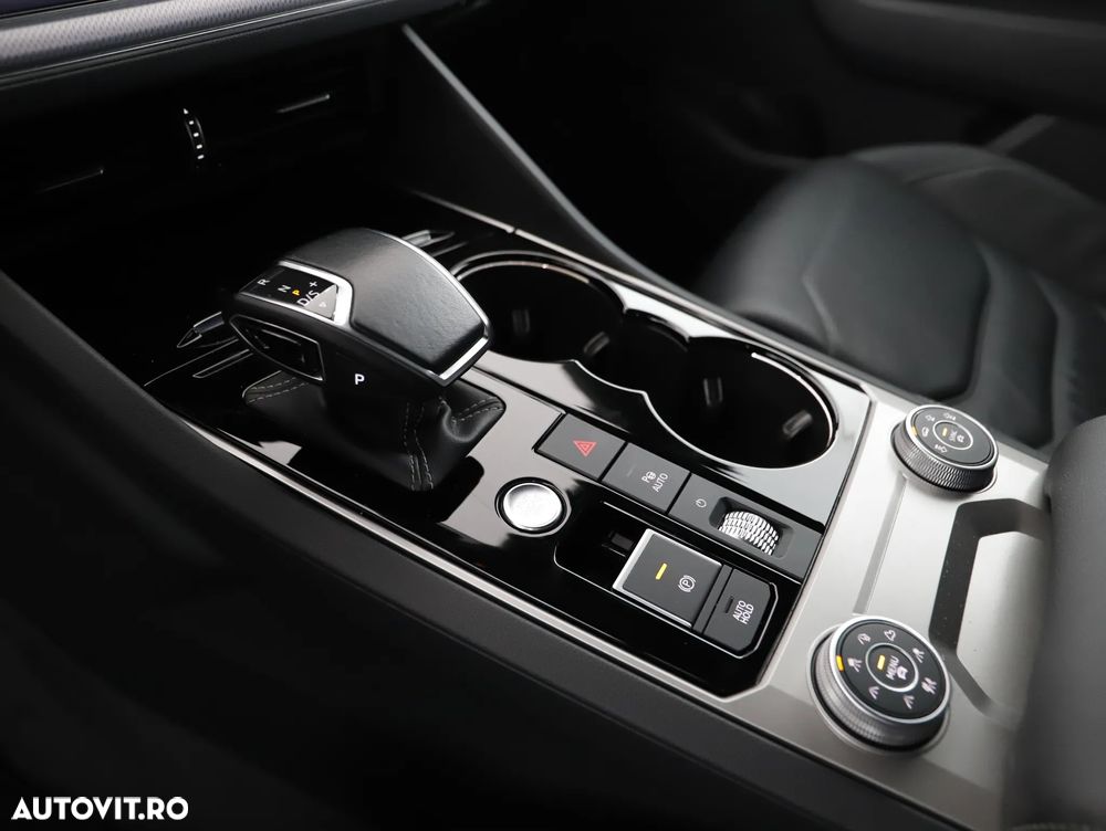 Volkswagen Touareg V6 TDI R-Style - 13