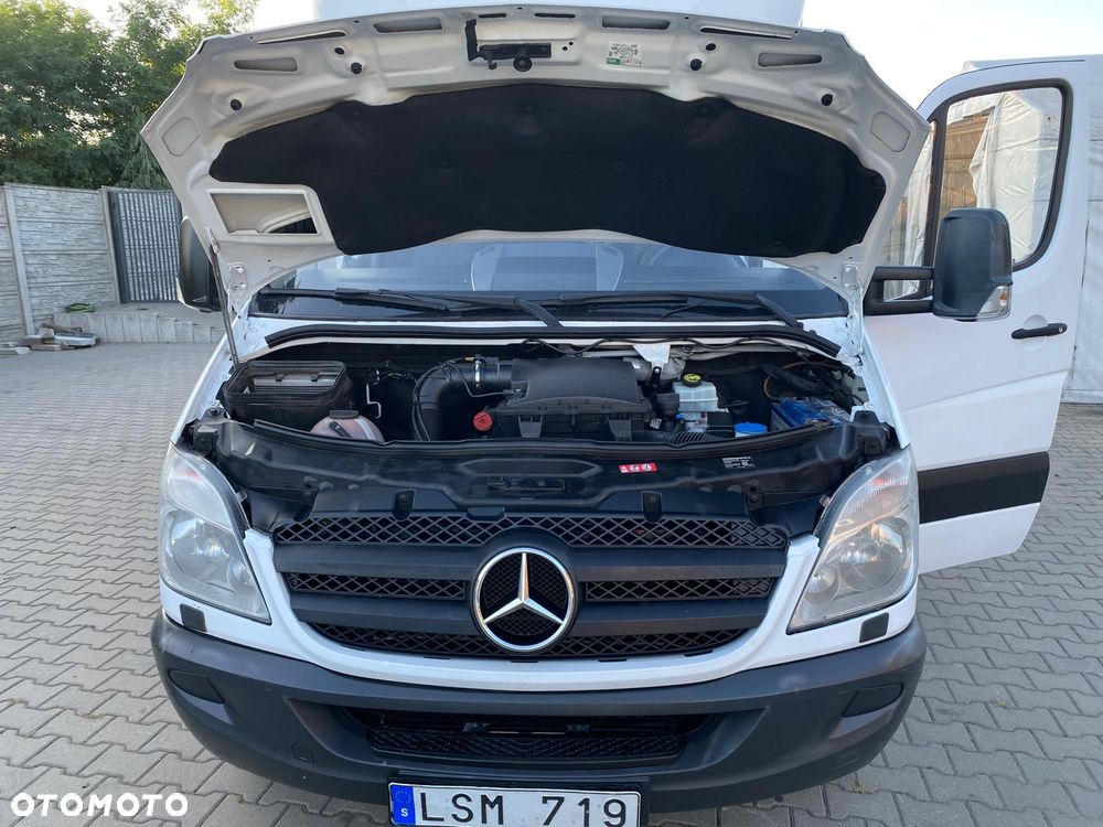 Mercedes-Benz Sprinter - 24