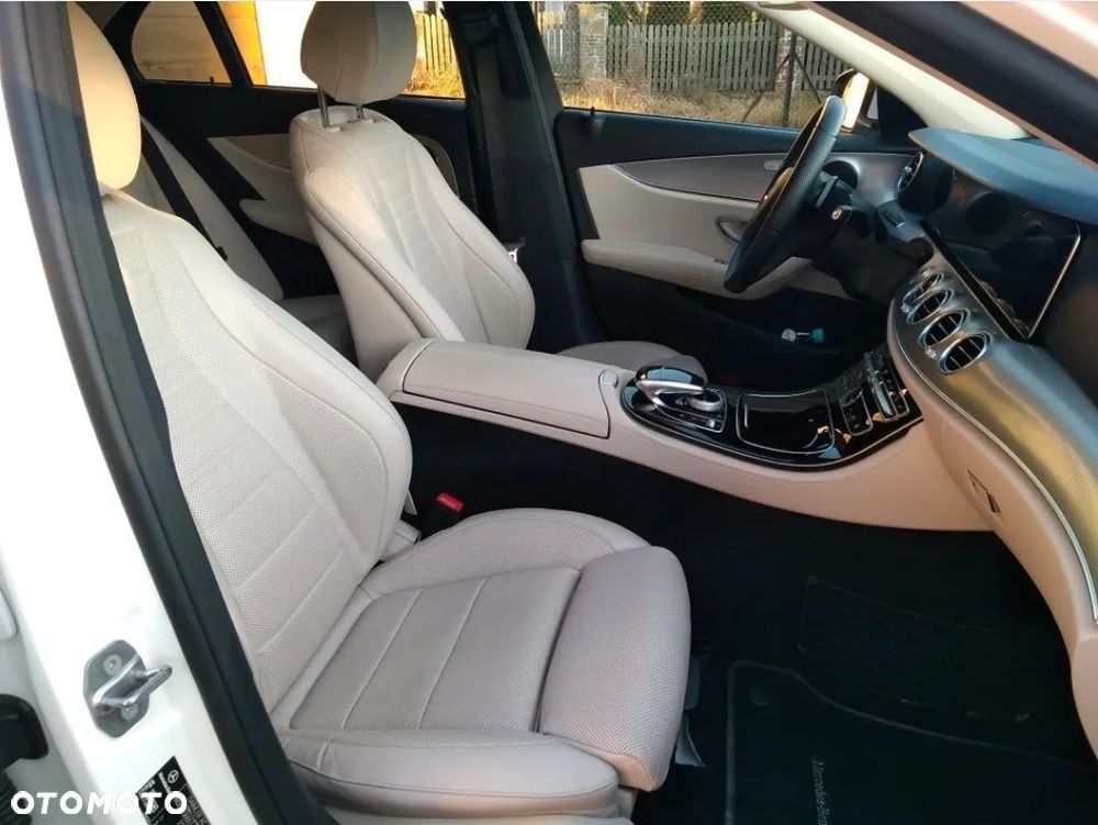Mercedes-Benz Klasa E 220 d 4-Matic 9G-TRONIC - 7