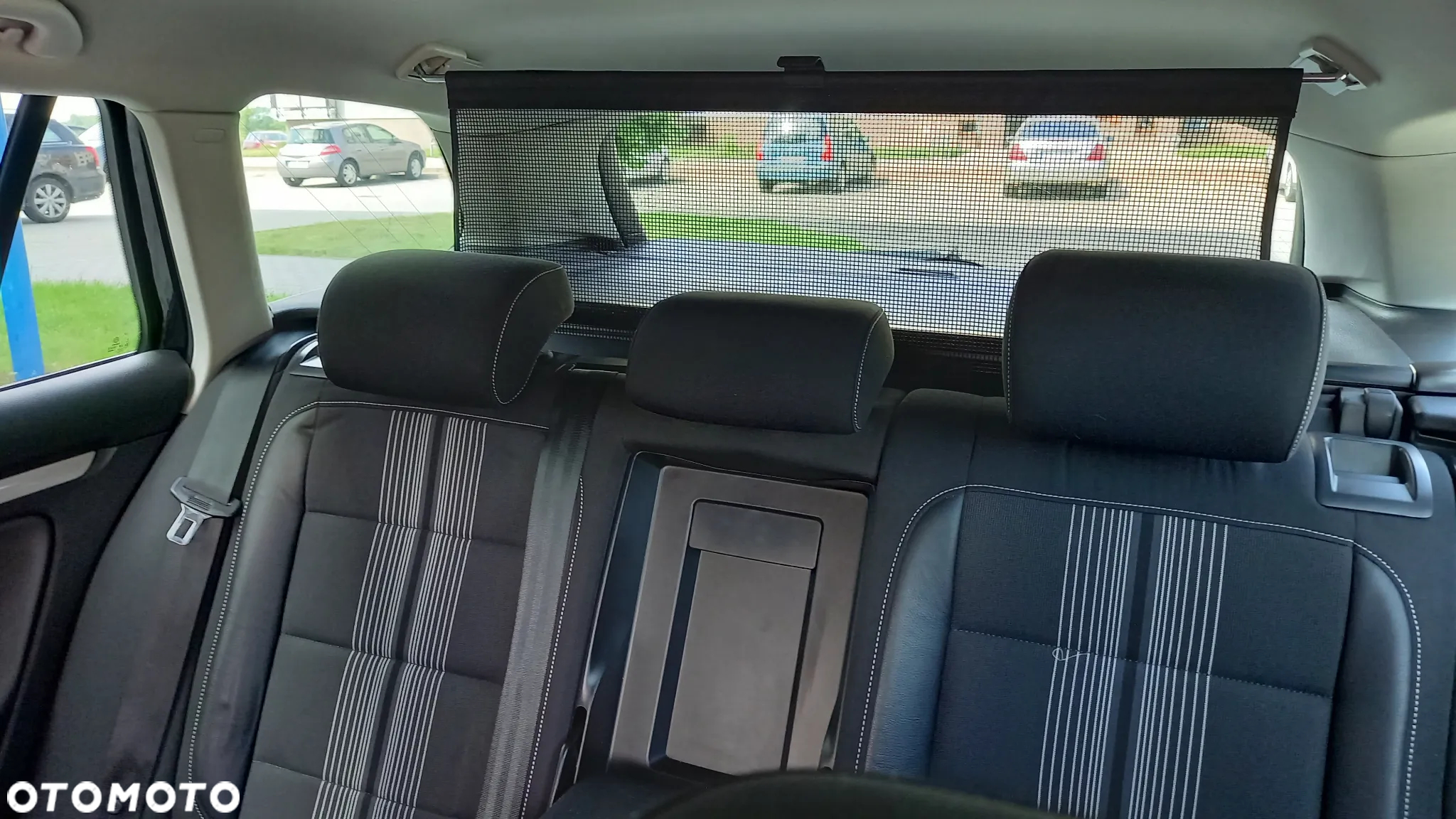 Volkswagen Golf VI 1.6 TDI Highline - 16