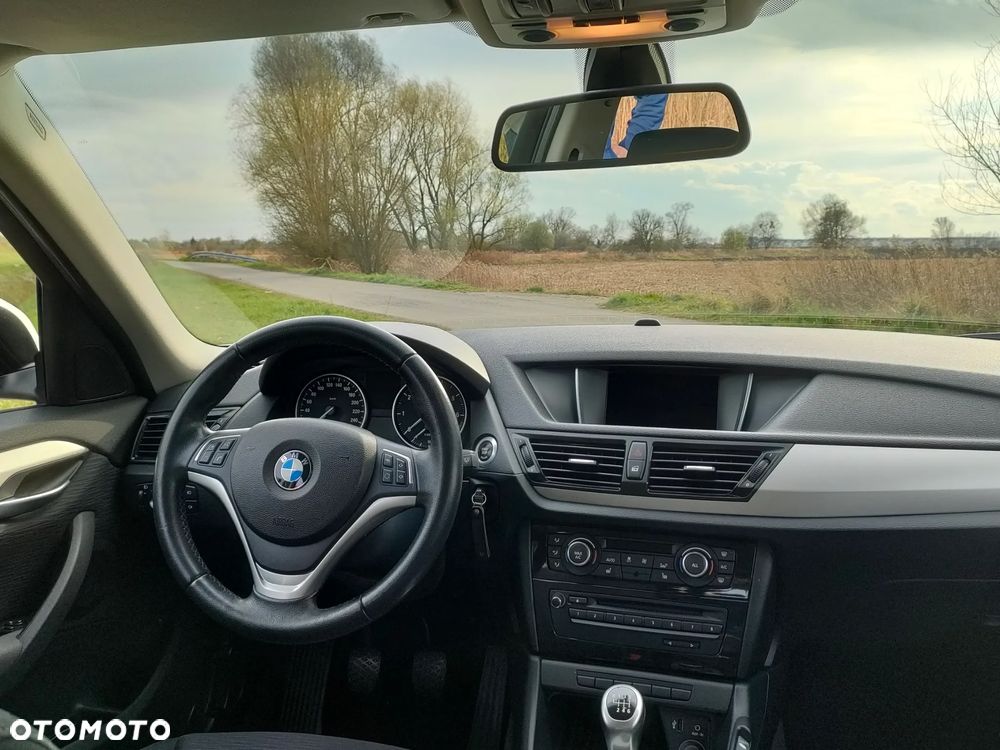 BMW X1 sDrive18i - 19