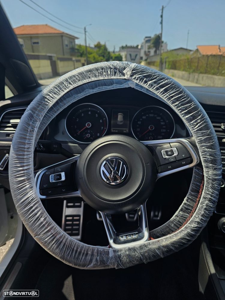 VW Golf GTI BlueMotion - 14