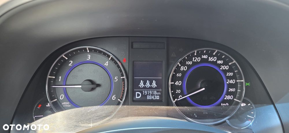 Infiniti QX70 3.0d S - 6