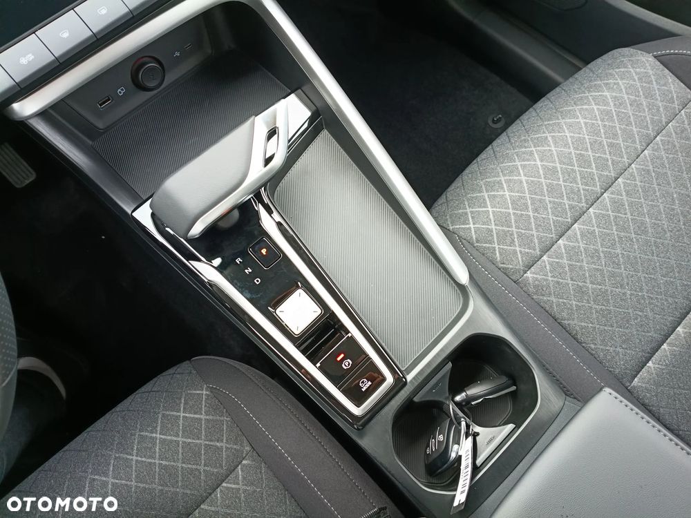 MG ZS Hybrid+ Standard - 16