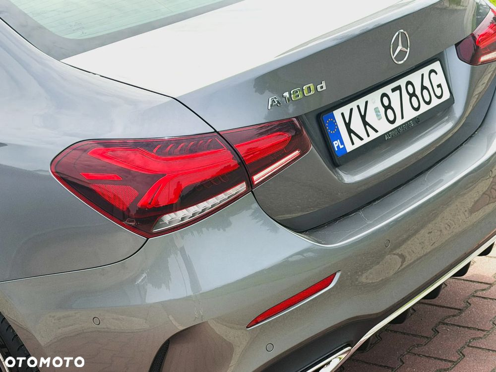 Mercedes-Benz Klasa A 180 d AMG Line 8G-DCT - 13