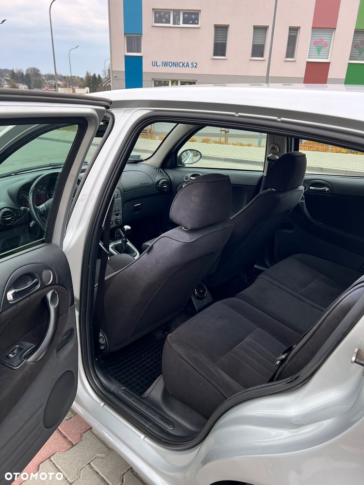 Alfa Romeo 147 1.9 JTD 16V Distinctive - 9