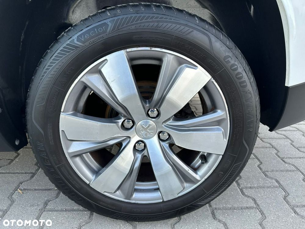 Peugeot 2008 - 16