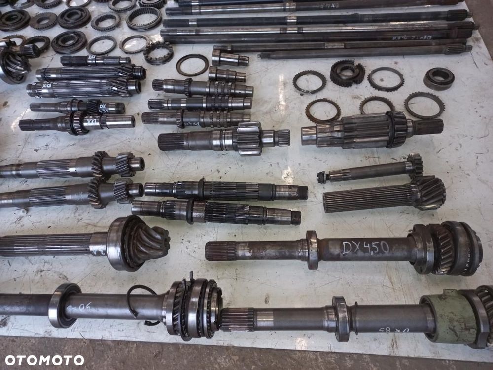 Części skrzyni biegów DEUTZ FAHR DX koła zębate,wałek sprzęgłowy,łożysko stożkowe,igiełkowe,synchronizator 1-2,3-4,tryb,wolne szybkie,pierścień synchronizatora,hamulec,nakładka,koronka,6.05,6.10,6.30,6.50,4.10,4.30,4.50,4.70,3,10.3,70,90,120,3,65. - 21