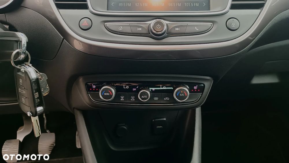 Opel Crossland X 1.2 T Design Line S&S - 7