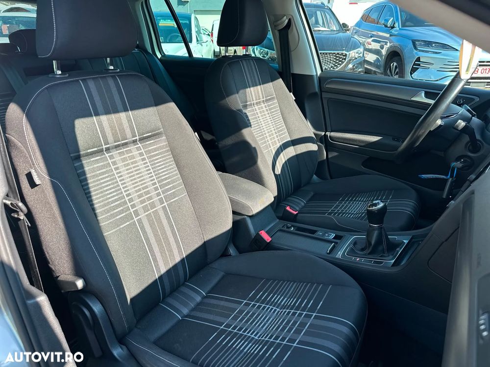 Volkswagen Golf 1.6 TDI BlueMotion Technology Lounge - 18