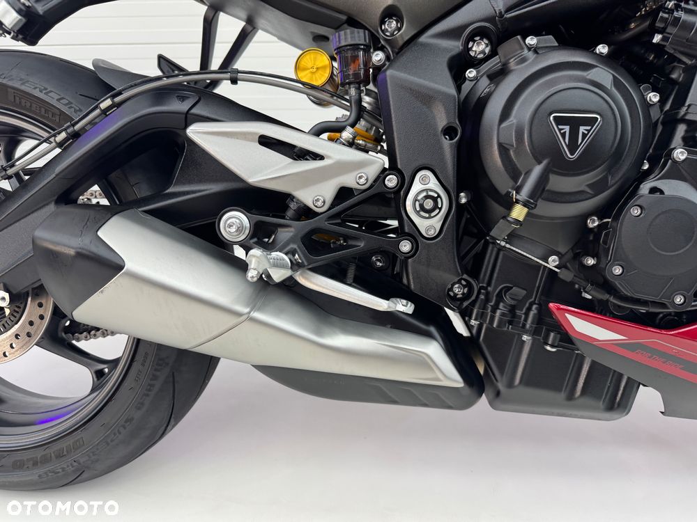 Triumph Street Triple - 14