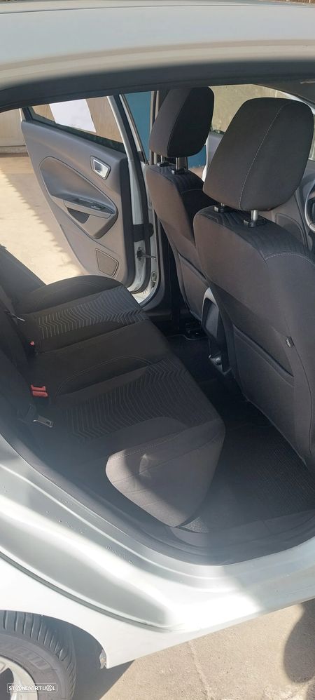 Ford Fiesta 1.0 T EcoBoost Titanium - 14