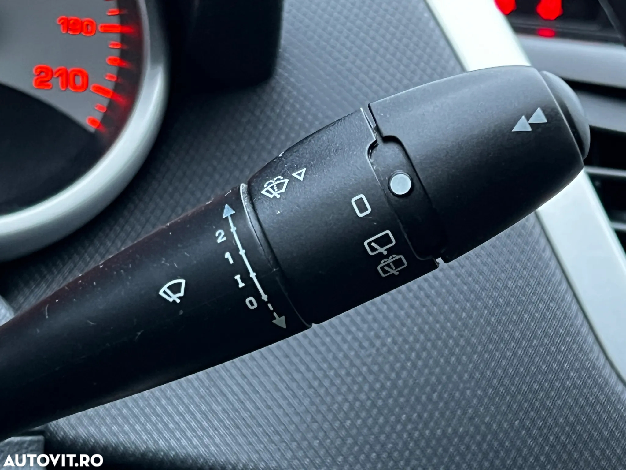 Peugeot 207 1.4 E Premium - 19