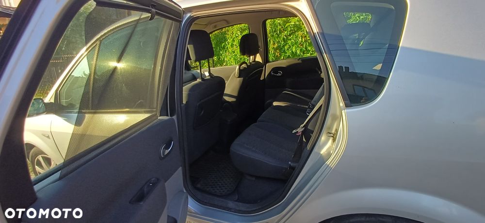 Renault Scenic - 10