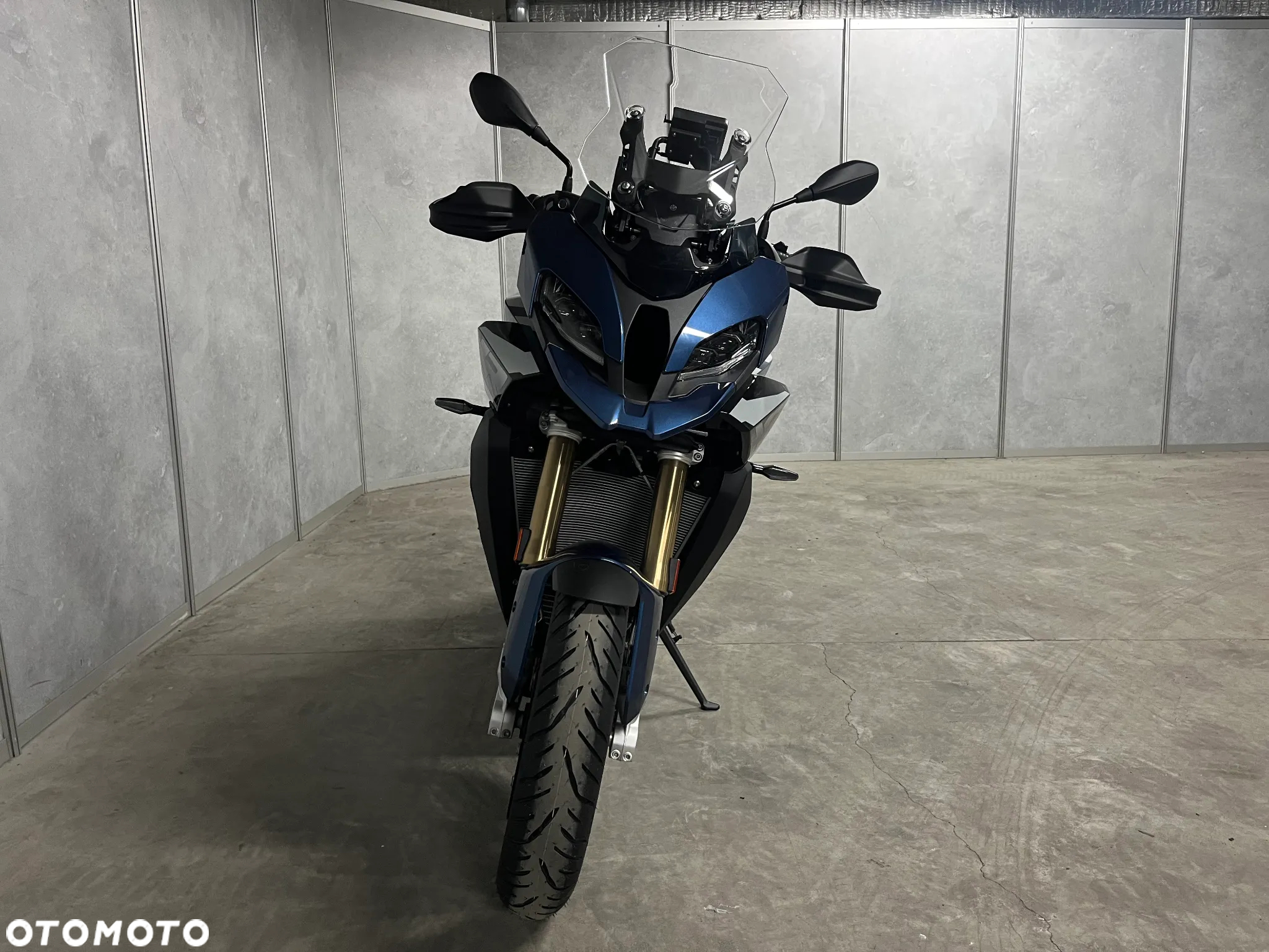 BMW XR - 7