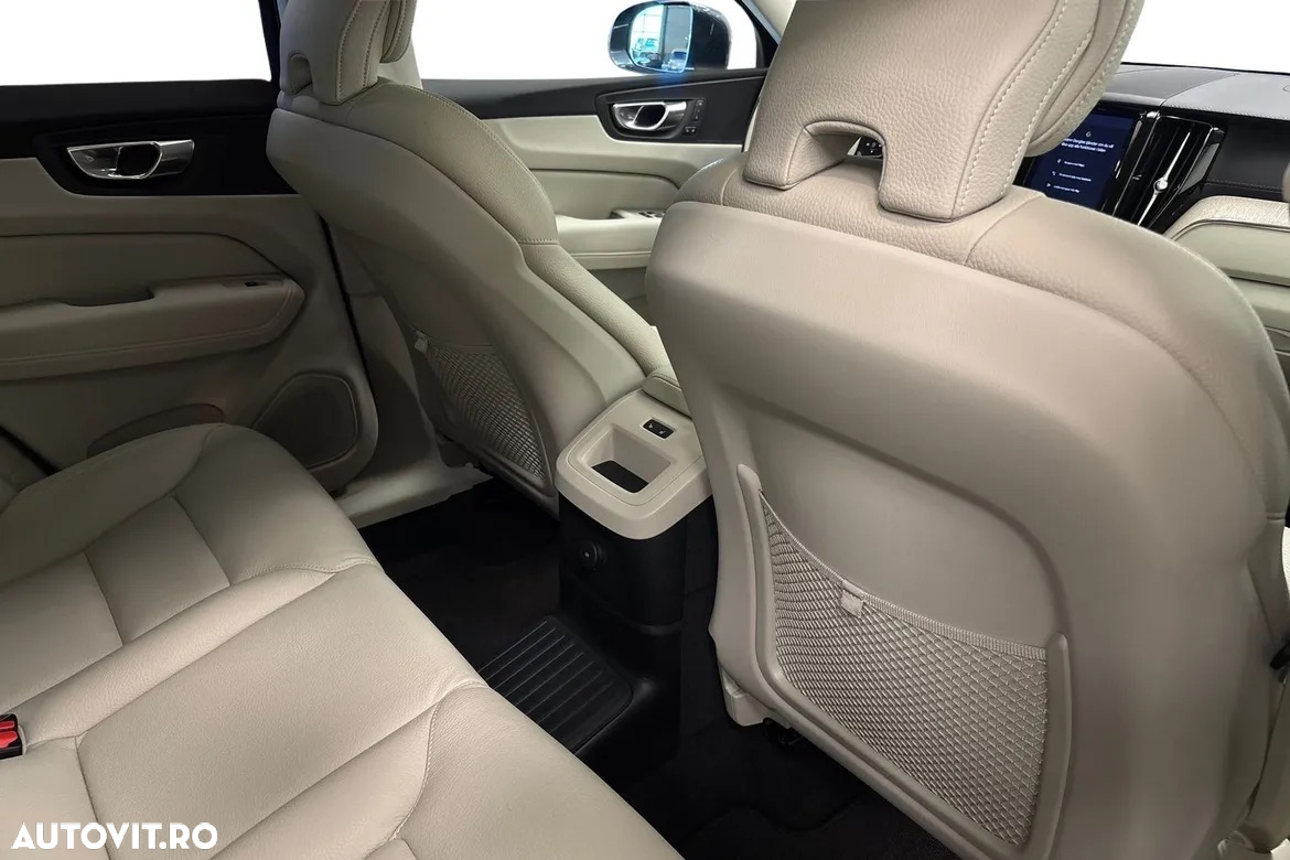 Volvo XC 60 T6 AWD Recharge Geartronic Inscription - 13