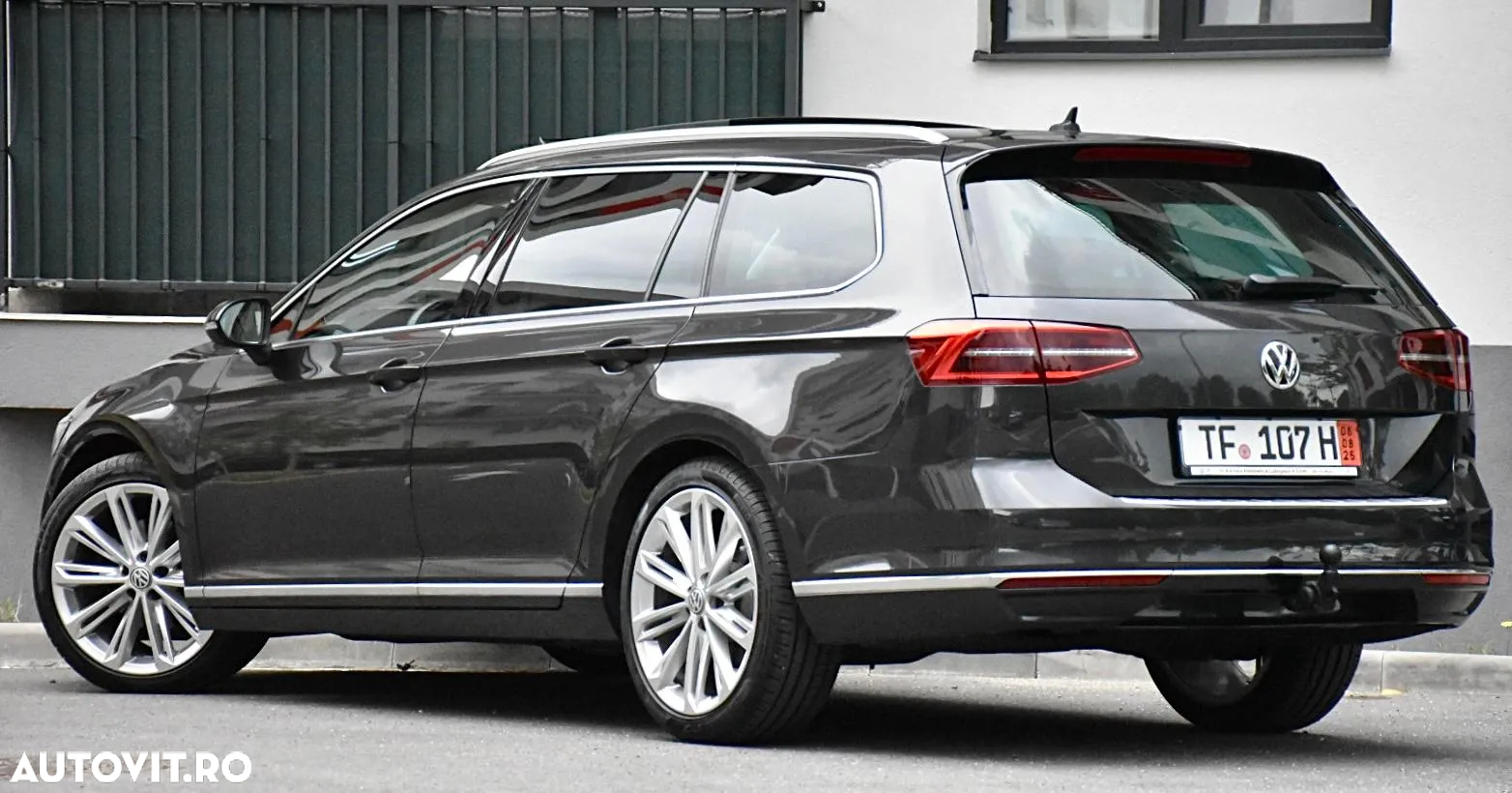 Volkswagen Passat Variant 2.0 TDI SCR DSG BlueMotion Highline - 3
