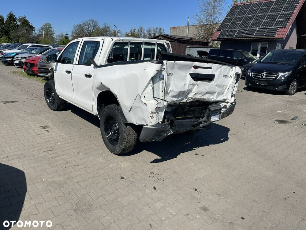 Toyota Hilux 4x4 Double Cab Duty - 3