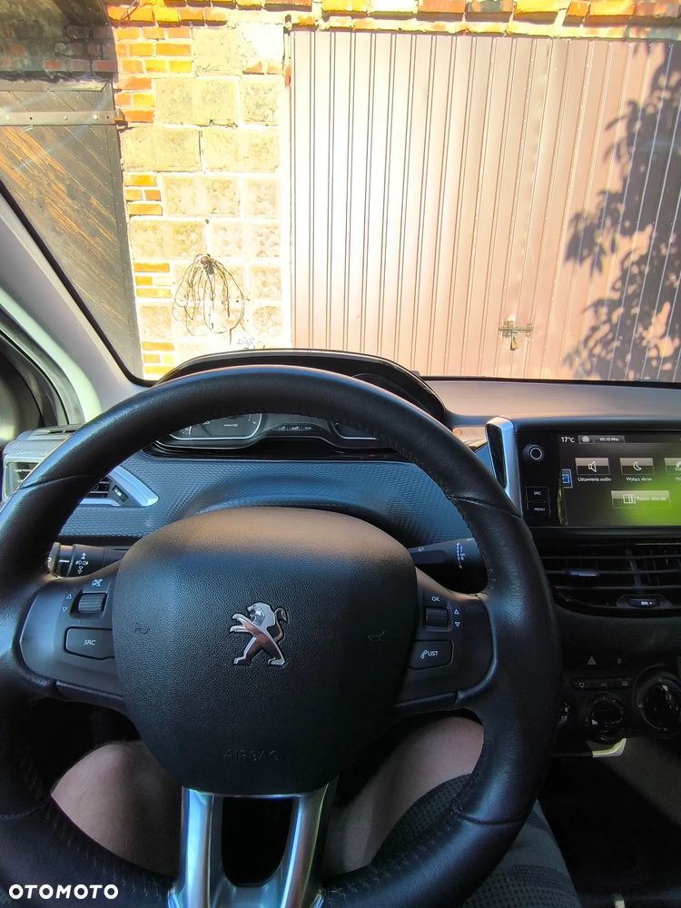 Peugeot 2008 1.2 Pure Tech Allure S&S - 5